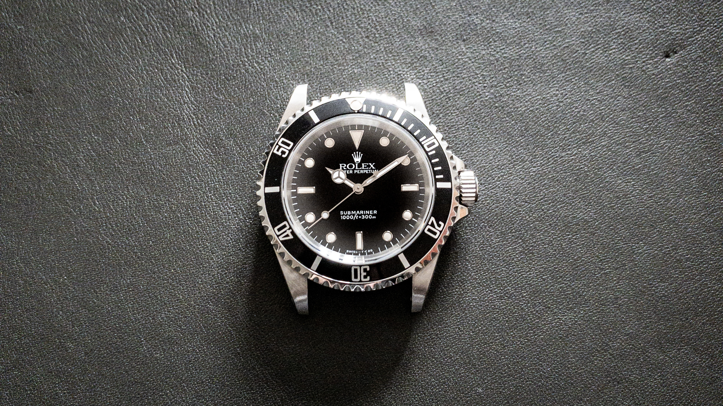 submariner style watch